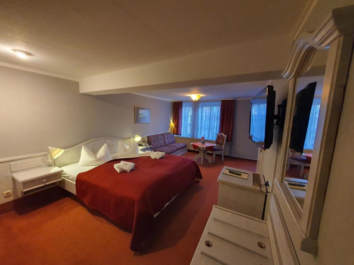 Hotel Zur Goldenen Sonne Quedlinbourg Extérieur photo
