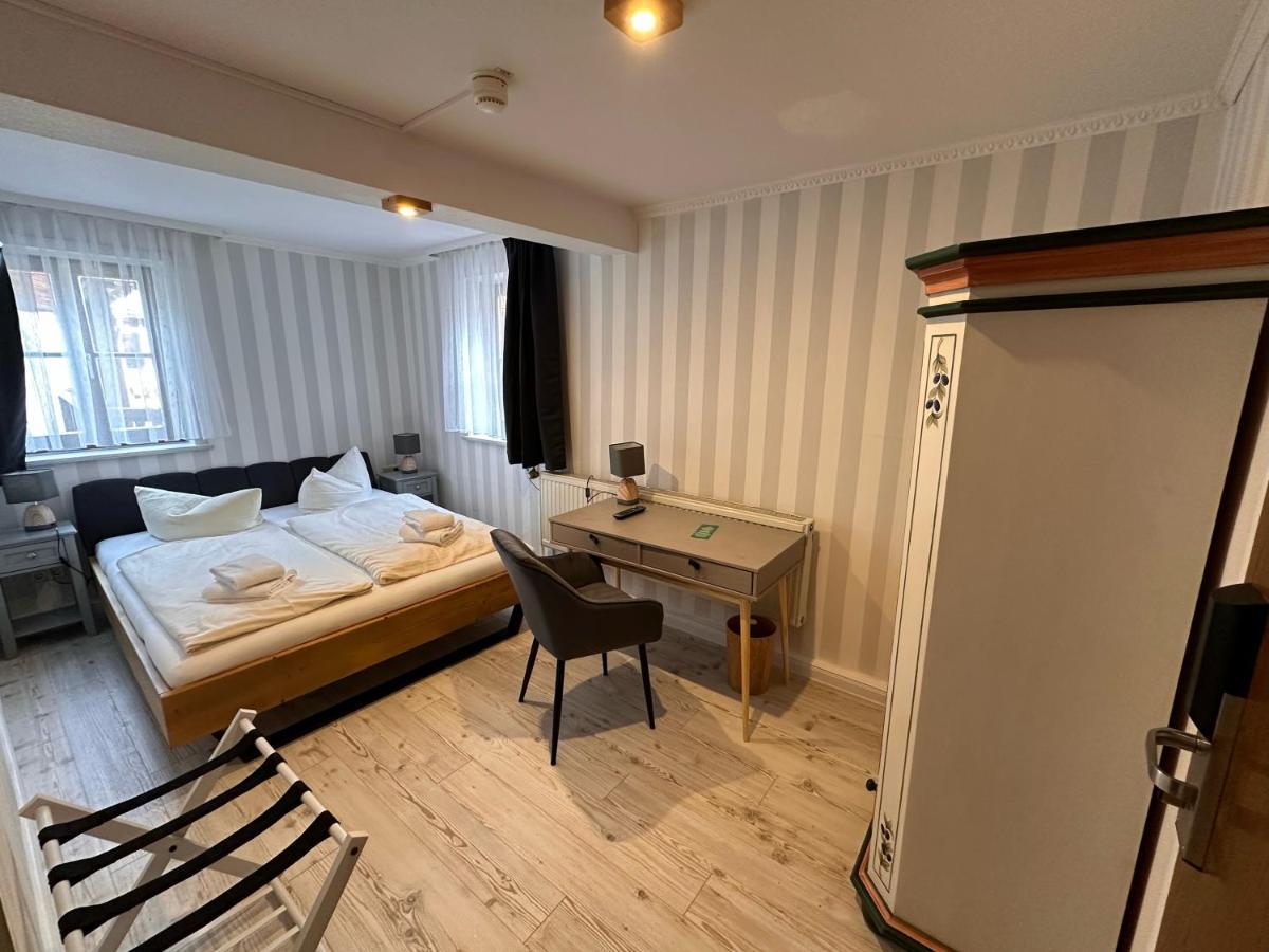 Hotel Zur Goldenen Sonne Quedlinbourg Extérieur photo
