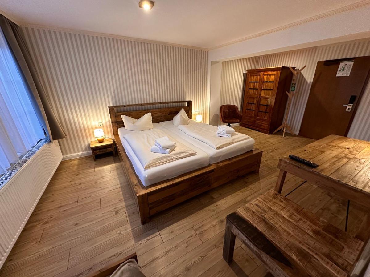 Hotel Zur Goldenen Sonne Quedlinbourg Extérieur photo