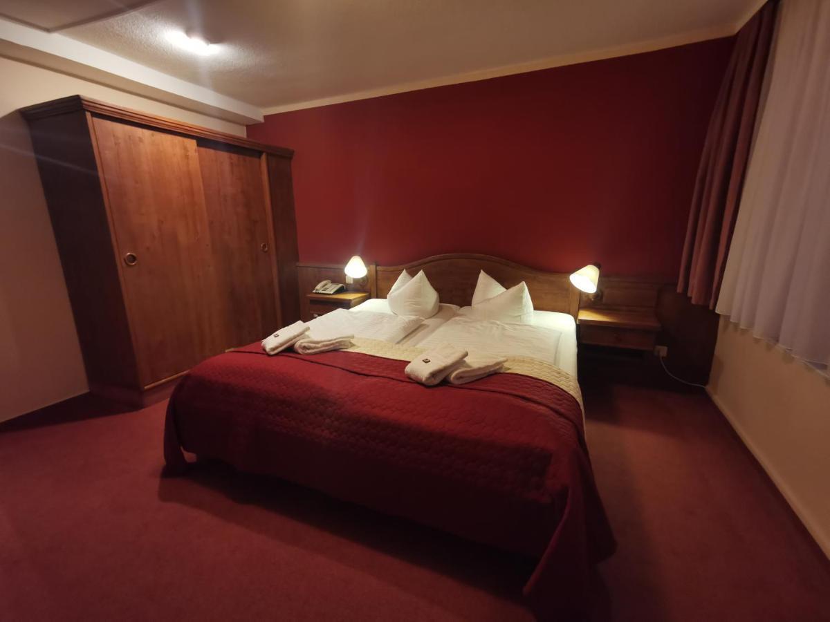 Hotel Zur Goldenen Sonne Quedlinbourg Extérieur photo