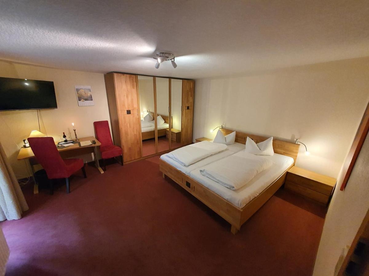 Hotel Zur Goldenen Sonne Quedlinbourg Extérieur photo