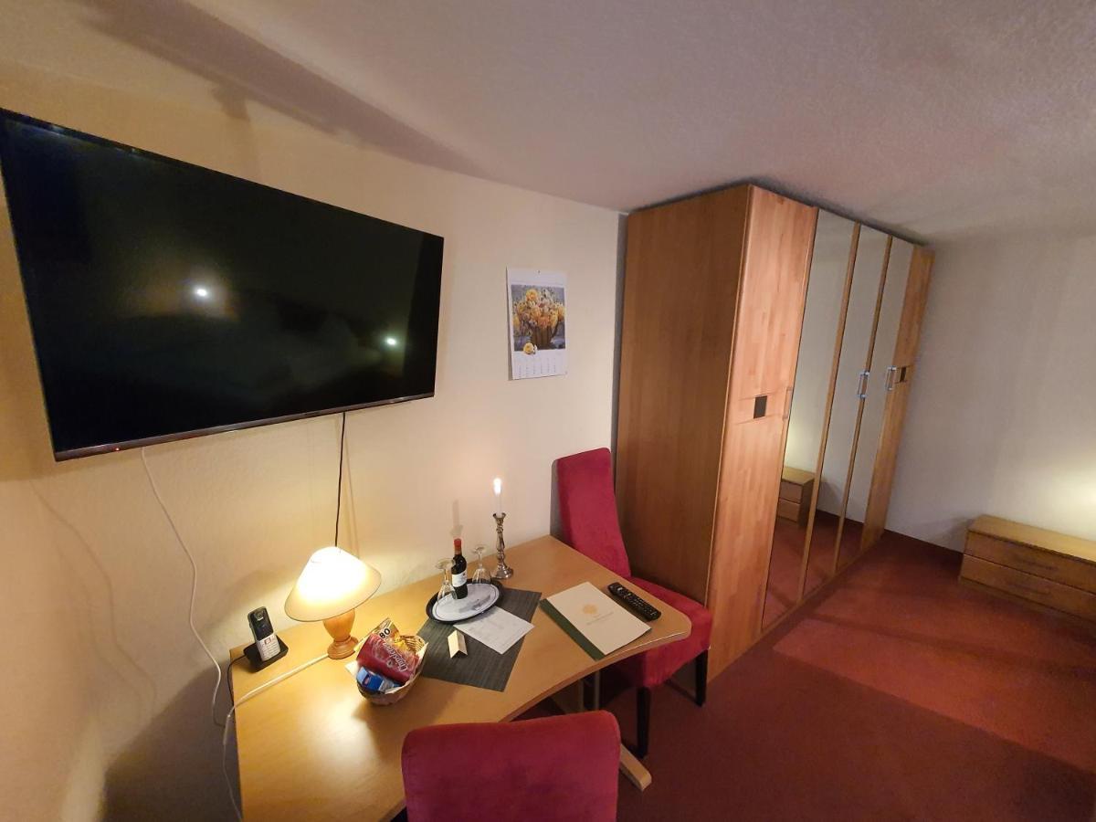 Hotel Zur Goldenen Sonne Quedlinbourg Extérieur photo