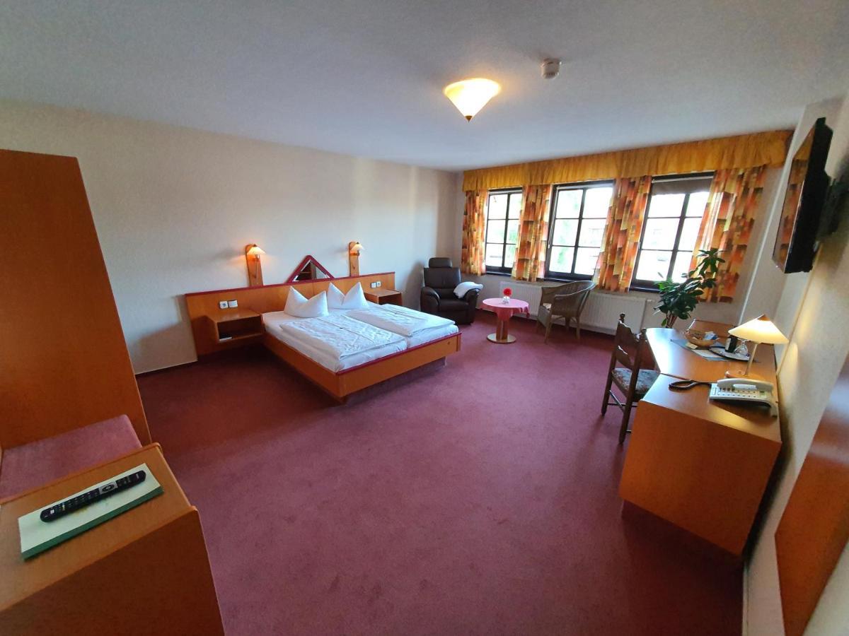 Hotel Zur Goldenen Sonne Quedlinbourg Extérieur photo