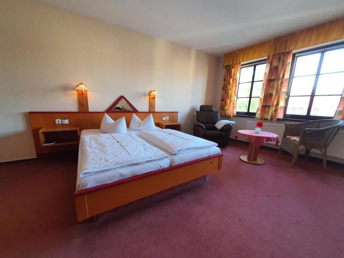 Hotel Zur Goldenen Sonne Quedlinbourg Extérieur photo