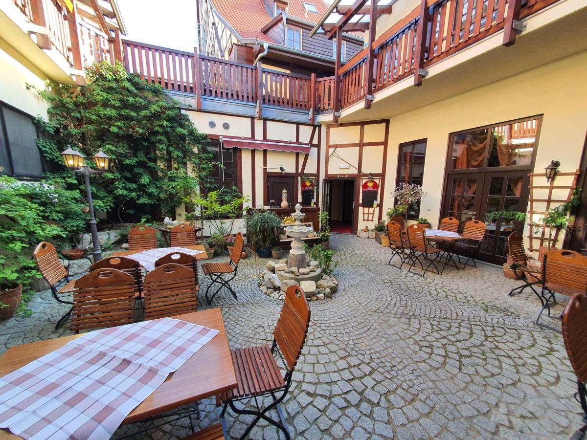 Hotel Zur Goldenen Sonne Quedlinbourg Extérieur photo