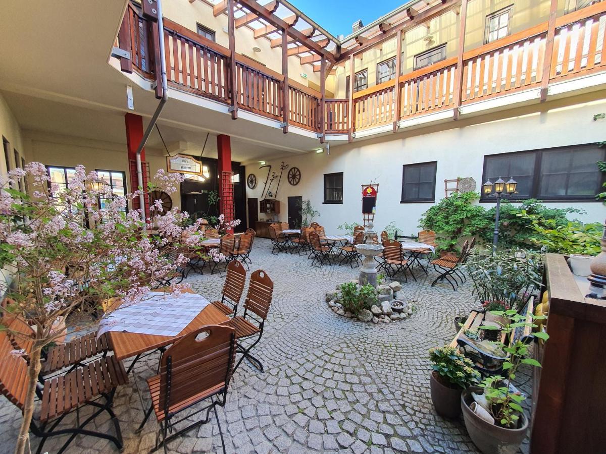 Hotel Zur Goldenen Sonne Quedlinbourg Extérieur photo